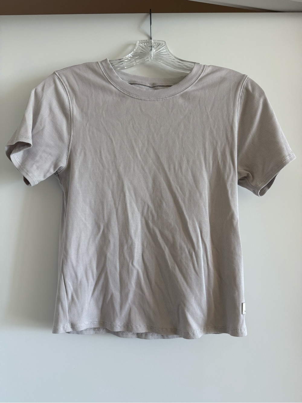 Vuori Pose Fitted Tee NWOT